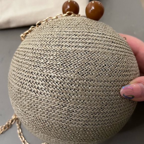 VINTAGE SHOULDER BAG - Picture 2 of 3